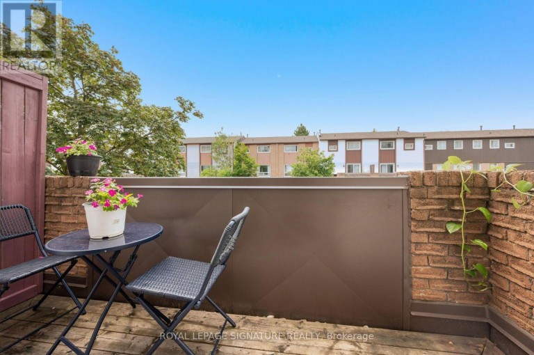 132 - 1221 DUNDIX ROAD, Mississauga (Applewood), Ontario, L4Y3Y9