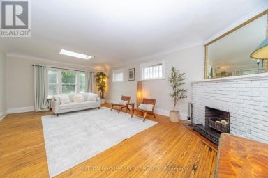 239 RIDOUT STREET S London South (South G) Ontario photo 12