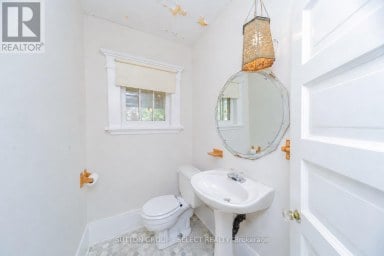 239 RIDOUT STREET S London South (South G) Ontario photo 13