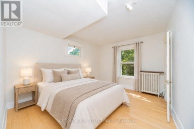 239 RIDOUT STREET S London South (South G) Ontario photo 23