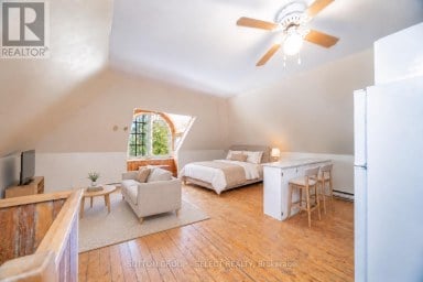239 RIDOUT STREET S London South (South G) Ontario photo 32