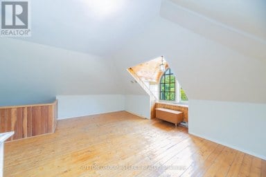 239 RIDOUT STREET S London South (South G) Ontario photo 34