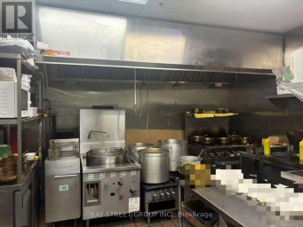 UPPER - 261 SPADINA AVENUE Toronto (Kensington-Chinatown) Ontario photo 2