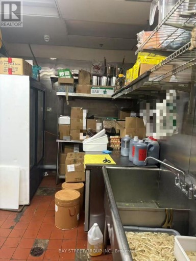 UPPER - 261 SPADINA AVENUE, Toronto (Kensington-Chinatown), Ontario, M5T2E3