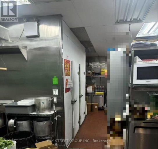 UPPER - 261 SPADINA AVENUE, Toronto (Kensington-Chinatown), Ontario, M5T2E3