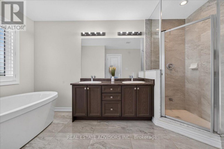 574 QUEEN MARY DRIVE, Brampton (Northwest Brampton), Ontario, L7A4Y6