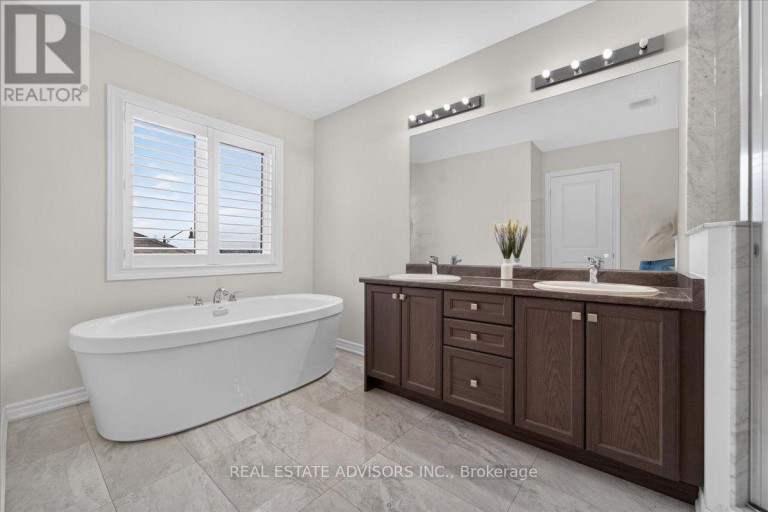 574 QUEEN MARY DRIVE, Brampton (Northwest Brampton), Ontario, L7A4Y6