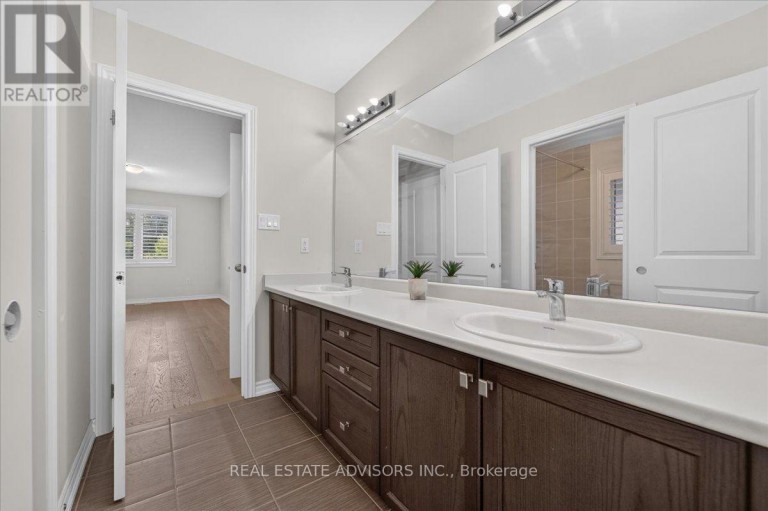 574 QUEEN MARY DRIVE, Brampton (Northwest Brampton), Ontario, L7A4Y6