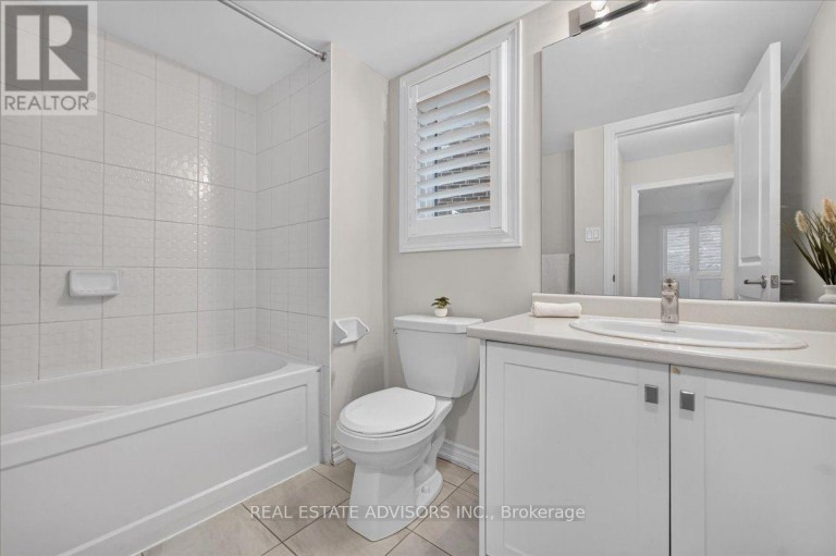 574 QUEEN MARY DRIVE, Brampton (Northwest Brampton), Ontario, L7A4Y6