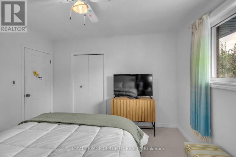 24 NORTHGATE DRIVE, Hamilton (Lisgar), Ontario, L8T2Y7