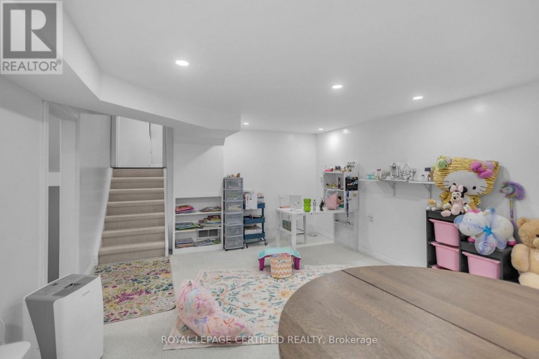 24 NORTHGATE DRIVE, Hamilton (Lisgar), Ontario, L8T2Y7