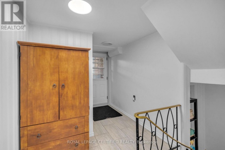 24 NORTHGATE DRIVE, Hamilton (Lisgar), Ontario, L8T2Y7