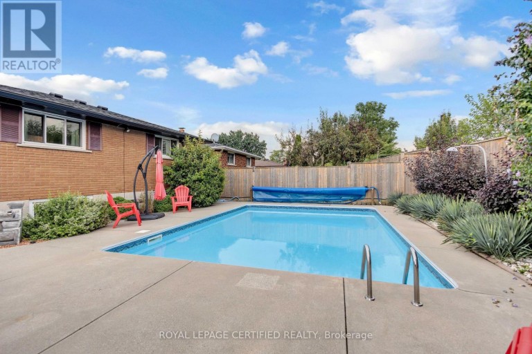 24 NORTHGATE DRIVE, Hamilton (Lisgar), Ontario, L8T2Y7