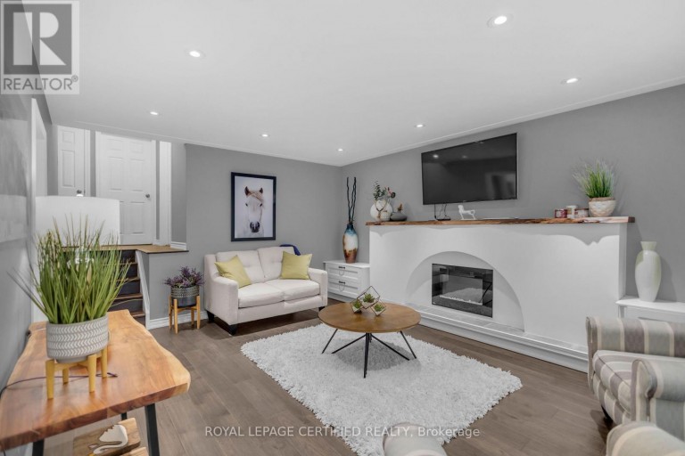 24 NORTHGATE DRIVE, Hamilton (Lisgar), Ontario, L8T2Y7
