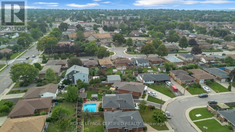 24 NORTHGATE DRIVE, Hamilton (Lisgar), Ontario, L8T2Y7