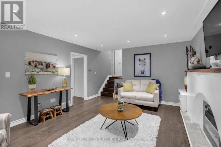 24 NORTHGATE DRIVE, Hamilton (Lisgar), Ontario, L8T2Y7