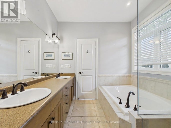 23 SPENCER STREET, Bracebridge (Monck (Bracebridge)), Ontario, P1L0B7