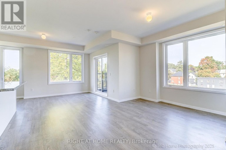 28 - 200 ALEX GARDNER CIRCLE, Aurora (Aurora Village), Ontario, L4G3G5