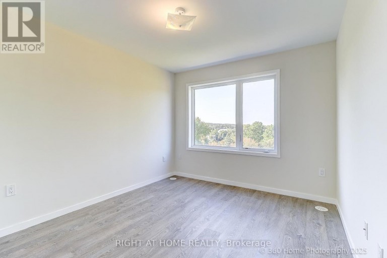 28 - 200 ALEX GARDNER CIRCLE, Aurora (Aurora Village), Ontario, L4G3G5