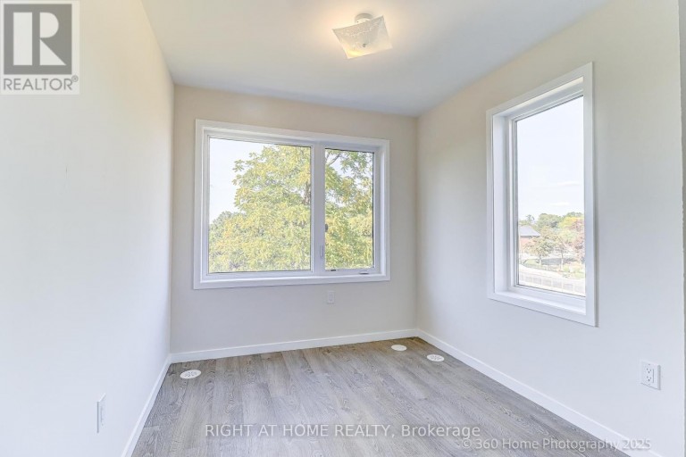 28 - 200 ALEX GARDNER CIRCLE, Aurora (Aurora Village), Ontario, L4G3G5