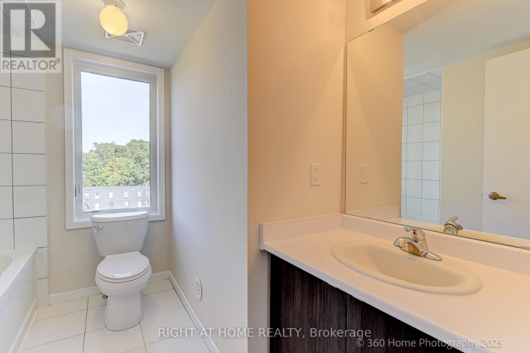 28 - 200 ALEX GARDNER CIRCLE, Aurora (Aurora Village), Ontario, L4G3G5