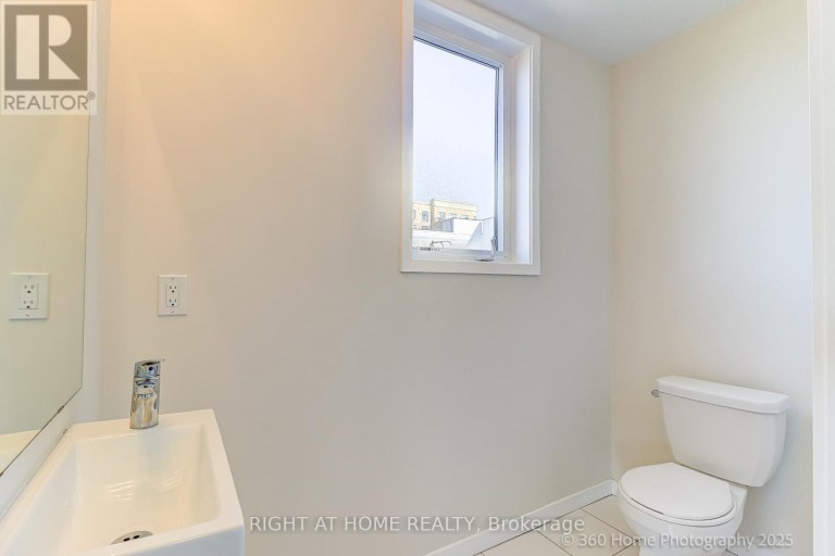 28 - 200 ALEX GARDNER CIRCLE, Aurora (Aurora Village), Ontario, L4G3G5