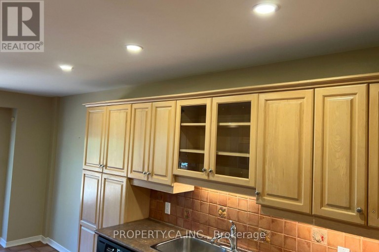 32 BROWNSTONE CIRCLE, Vaughan (Crestwood-Springfarm-Yorkhill), Ontario, L4J7P4