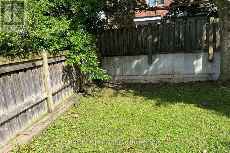 32 BROWNSTONE CIRCLE, Vaughan (Crestwood-Springfarm-Yorkhill), Ontario, L4J7P4
