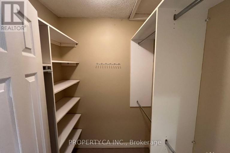32 BROWNSTONE CIRCLE, Vaughan (Crestwood-Springfarm-Yorkhill), Ontario, L4J7P4