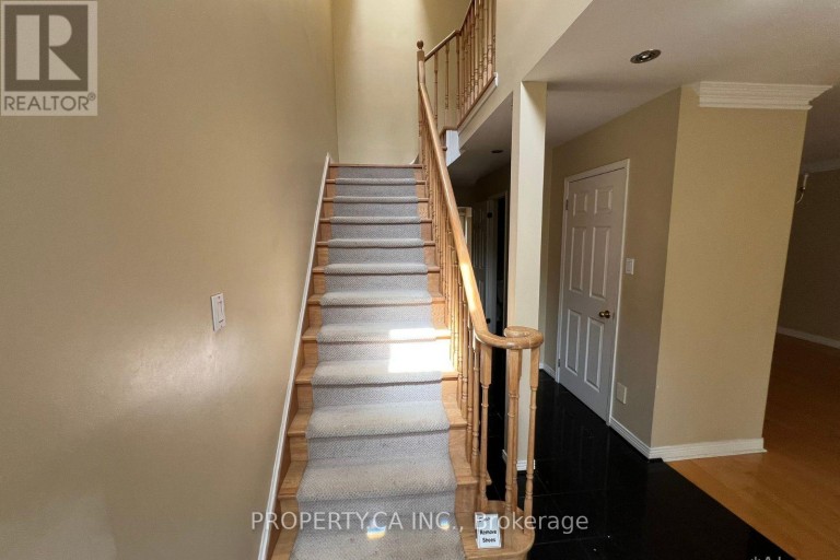 32 BROWNSTONE CIRCLE, Vaughan (Crestwood-Springfarm-Yorkhill), Ontario, L4J7P4
