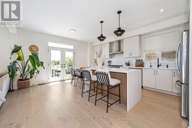 42 SHEPHERD DRIVE Barrie Ontario photo 13
