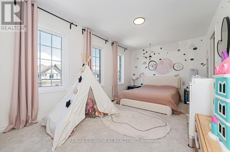 42 SHEPHERD DRIVE, Barrie, Ontario, L9S2Z4