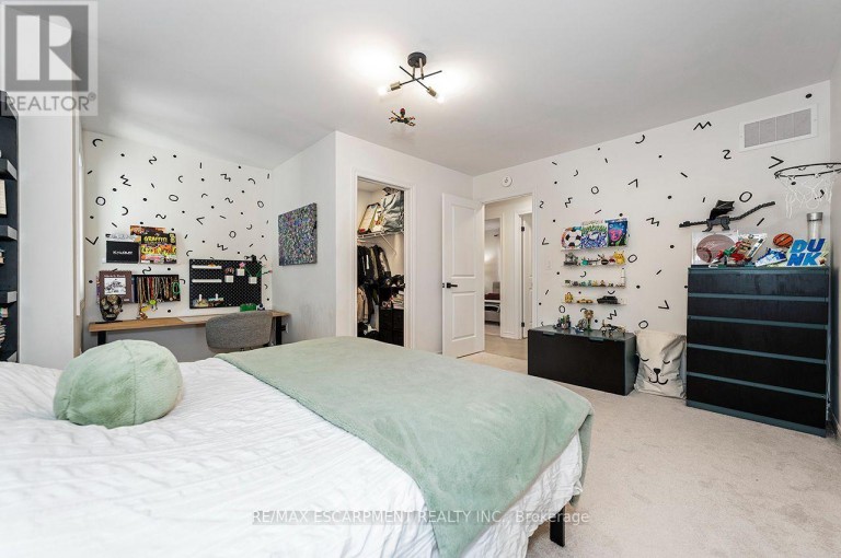 42 SHEPHERD DRIVE, Barrie, Ontario, L9S2Z4