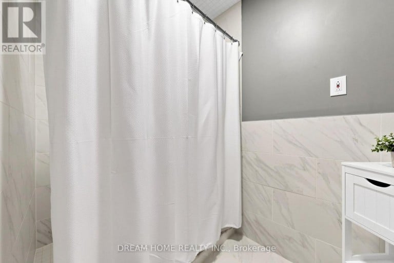 312 VALERIA BOULEVARD, Vaughan (East Woodbridge), Ontario, L4L6V7
