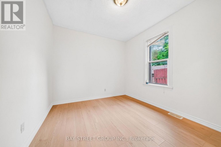 116 SUMMER STREET, Oshawa (Central), Ontario, L1H2K9