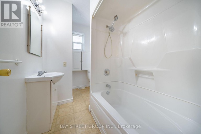 116 SUMMER STREET, Oshawa (Central), Ontario, L1H2K9