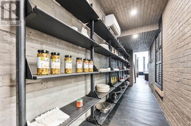1024 QUEEN STREET W, Toronto (Trinity-Bellwoods), Ontario, M6J1H6
