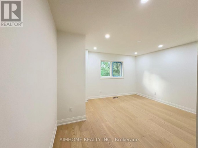 108 BERWICK CRESCENT, Richmond Hill (Observatory), Ontario, L4C0B7