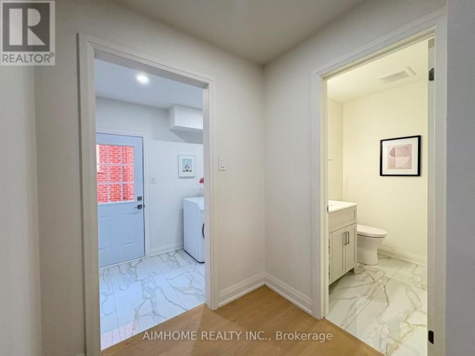 108 BERWICK CRESCENT, Richmond Hill (Observatory), Ontario, L4C0B7