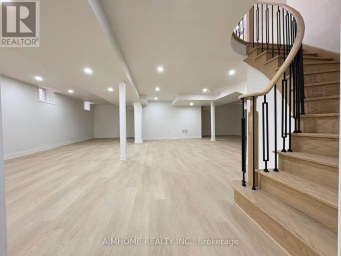 108 BERWICK CRESCENT Richmond Hill (Observatory) Ontario photo 45