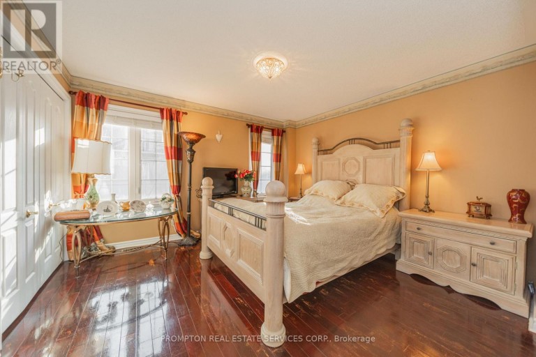 25 ROUTLIFFE LANE, Toronto (Newtonbrook West), Ontario, M2N0A5