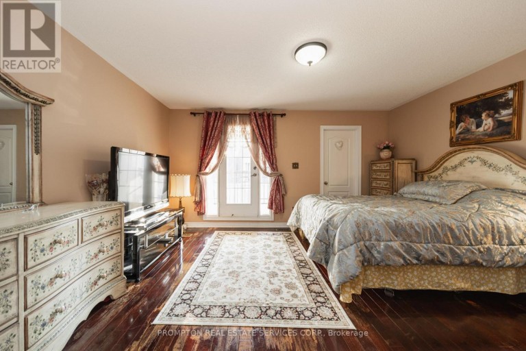 25 ROUTLIFFE LANE, Toronto (Newtonbrook West), Ontario, M2N0A5