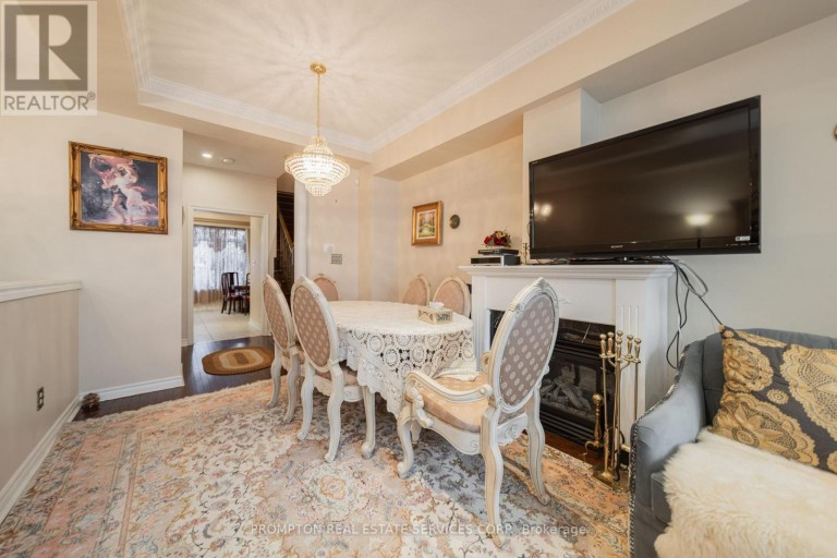 25 ROUTLIFFE LANE, Toronto (Newtonbrook West), Ontario, M2N0A5