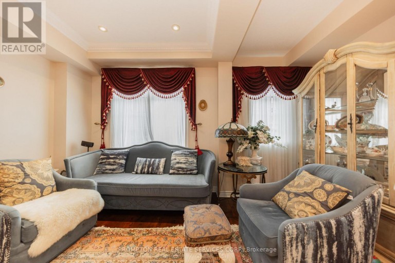 25 ROUTLIFFE LANE, Toronto (Newtonbrook West), Ontario, M2N0A5