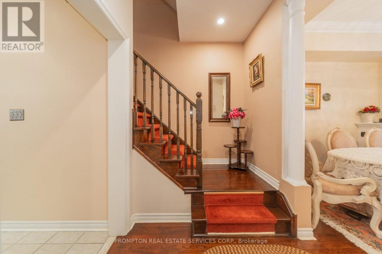25 ROUTLIFFE LANE, Toronto (Newtonbrook West), Ontario, M2N0A5