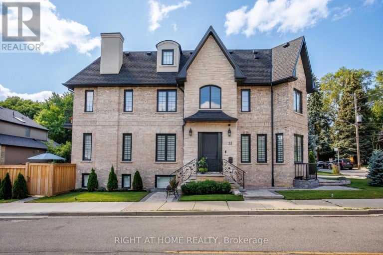 33 THORNDALE AVENUE, Toronto (Kingsway South), Ontario, M8X1W8
