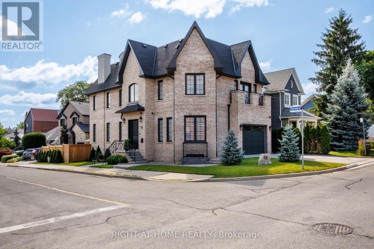 33 THORNDALE AVENUE, Toronto (Kingsway South), Ontario, M8X1W8