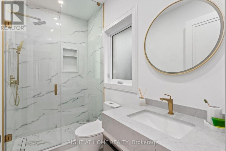 33 THORNDALE AVENUE, Toronto (Kingsway South), Ontario, M8X1W8
