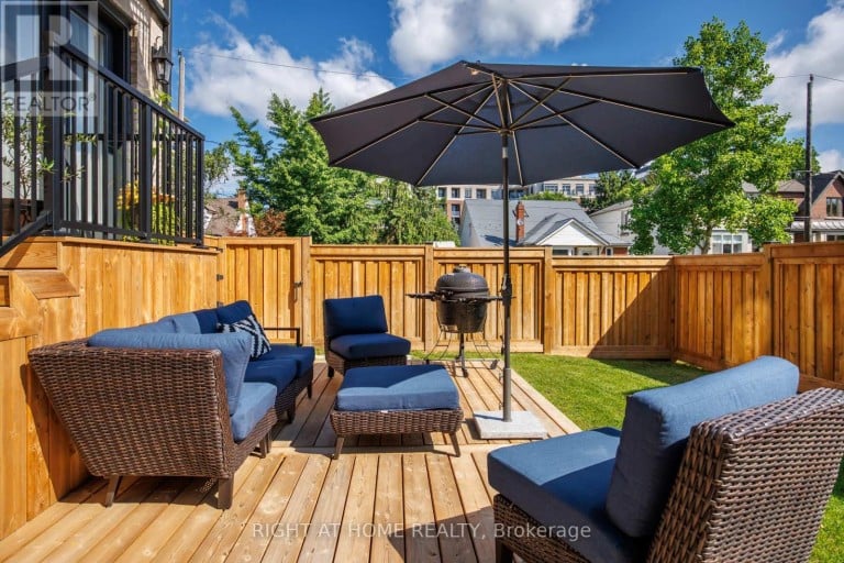 33 THORNDALE AVENUE, Toronto (Kingsway South), Ontario, M8X1W8