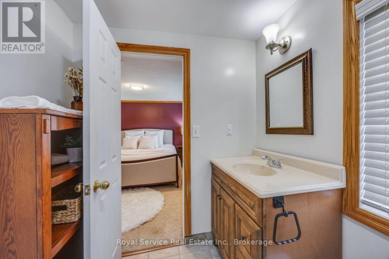 627 WHISTLER DRIVE, Oshawa (Northglen), Ontario, L1J8K2